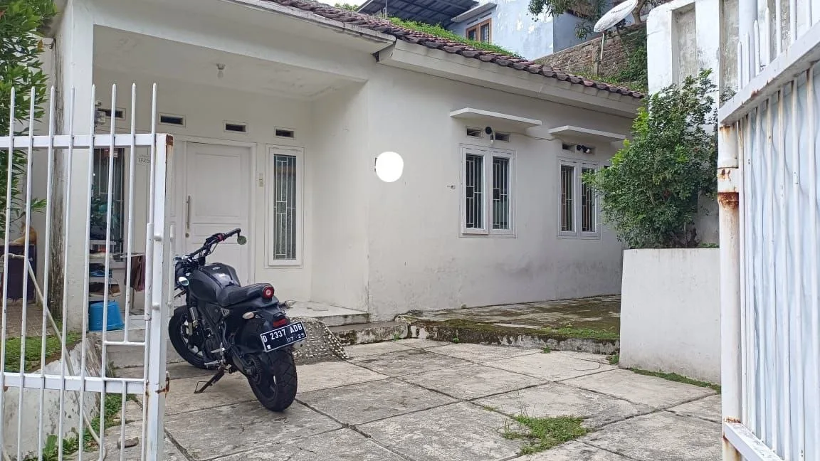 Dijual rumah di dago lokasi strategis